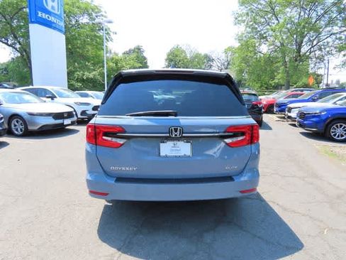 Used 2023 Honda Odyssey Elite image 5