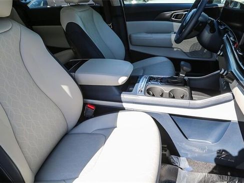 New 2026 Kia Carnival SX w/ SX Dark Edition Package FWD image 14