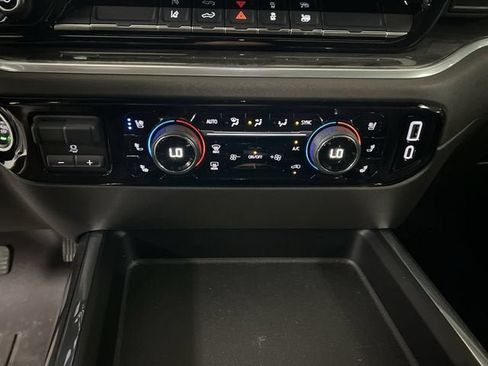 Certified 2024 Chevrolet Silverado 2500 LTZ w/ LTZ Convenience Package AWD/4WD image 18