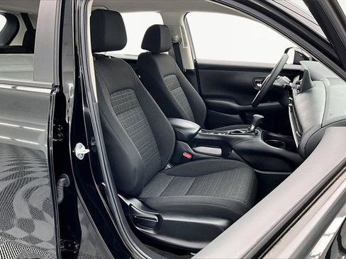 Used 2025 Honda HR-V LX image 7