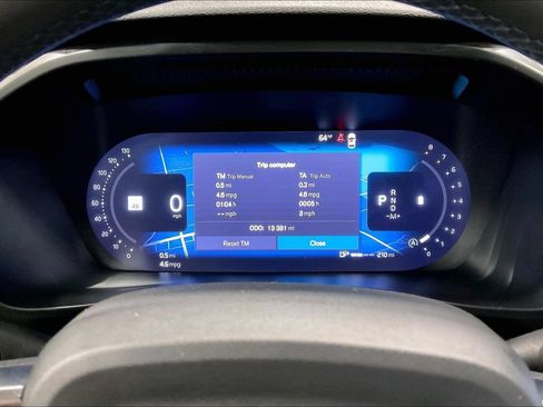 Certified 2024 Volvo XC40 B5 Plus AWD/4WD image 13