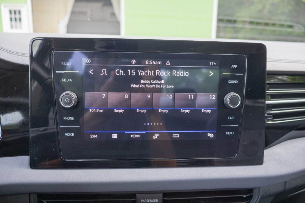 Used 2025 Volkswagen Jetta SE FWD image 19