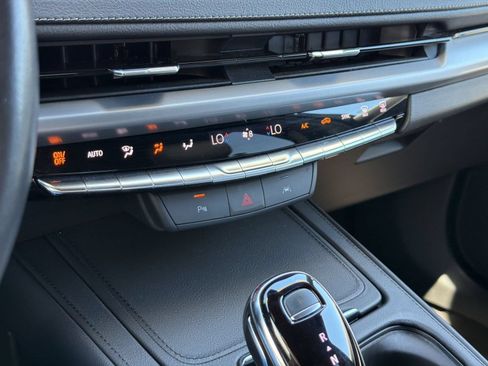 Certified 2025 Cadillac XT4 Premium Luxury FWD image 17