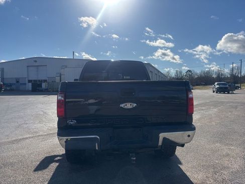 Used 2015 Ford F250 Lariat w/ Chrome Package image 7