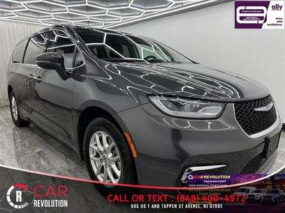 Used 2023 Chrysler Pacifica Touring-L