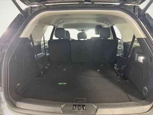 Used 2025 Ford Explorer Active AWD/4WD image 7
