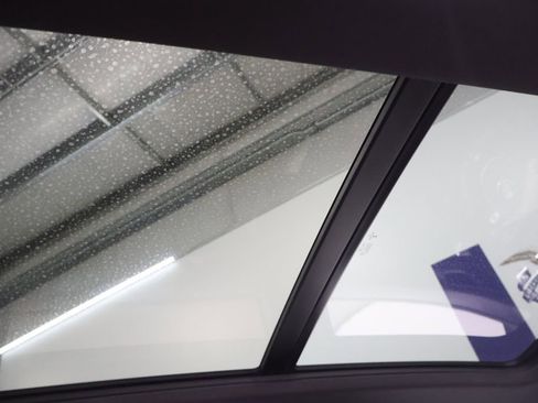 Used 2021 Volkswagen Tiguan SE R-Line image 25