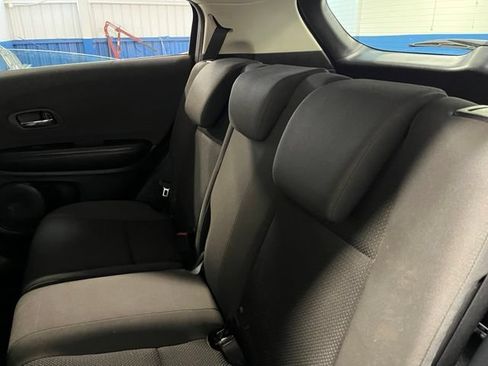 Used 2019 Honda HR-V LX image 18