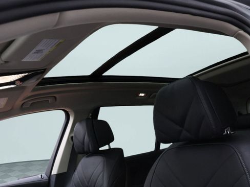 Used 2025 BMW X7 xDrive40i w/ Premium Package image 16