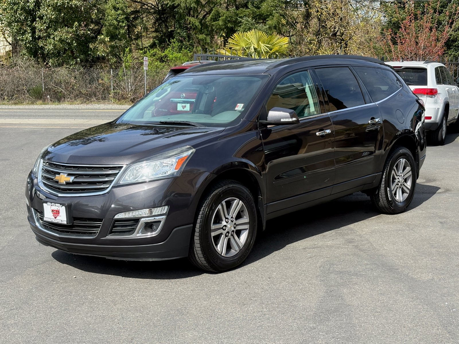 Used 2017 Chevrolet Traverse LT FWD image 3