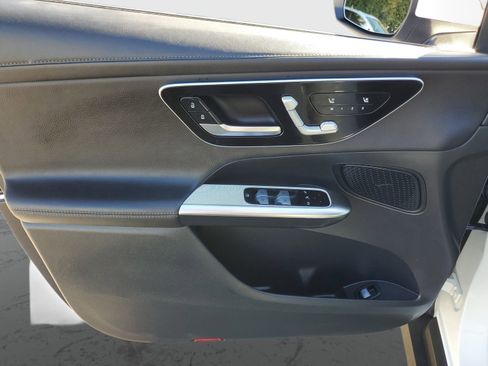 Used 2024 Mercedes-Benz GLC 300 image 19