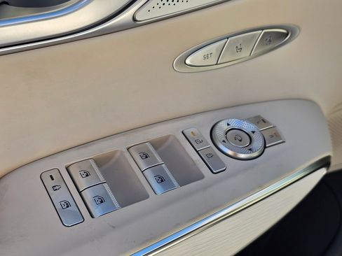 New 2026 Genesis GV70 2.5T Advanced image 32