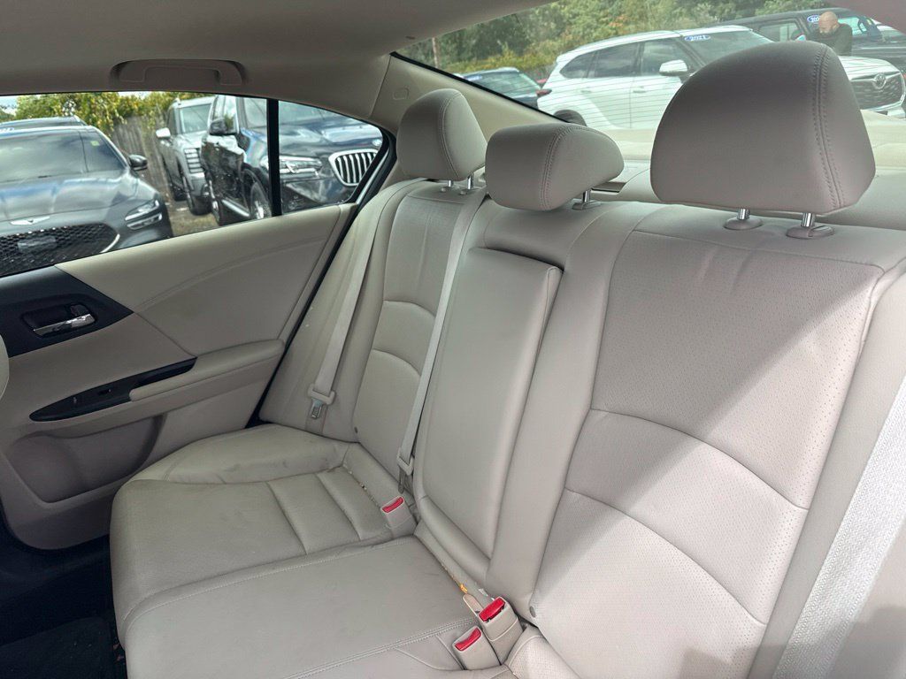 Used 2017 Honda Accord Touring image 17