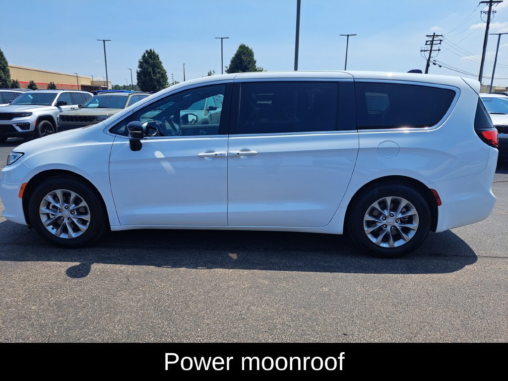 Certified 2026 Chrysler Pacifica Limited FWD image 7