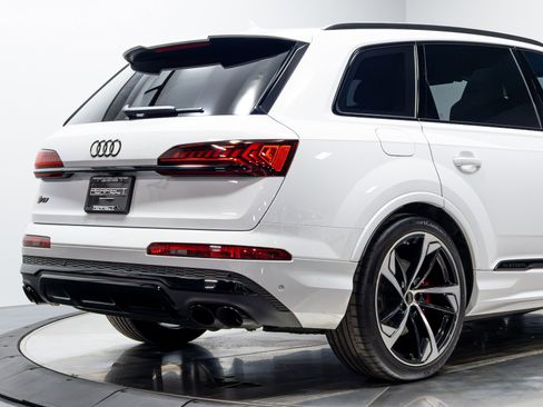 Used 2023 Audi SQ7 Prestige image 16