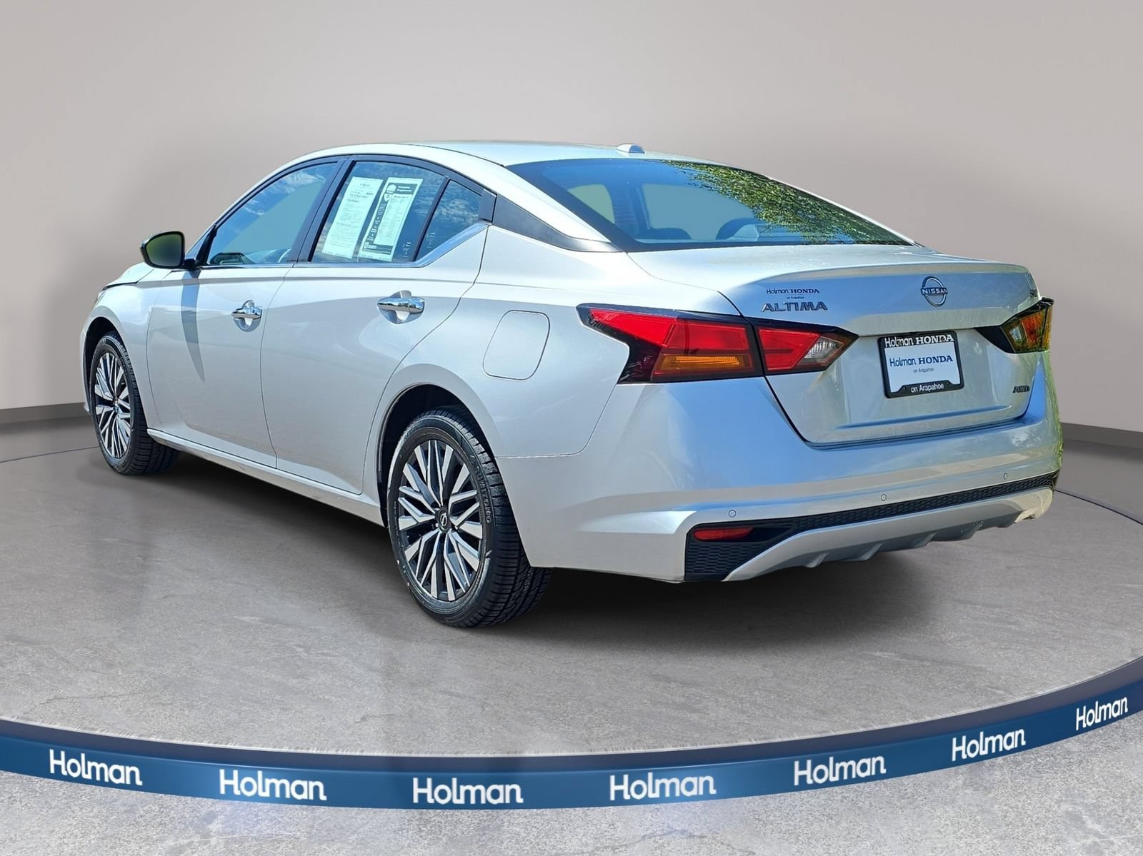 Used 2024 Nissan Altima 2.5 SV AWD/4WD image 8