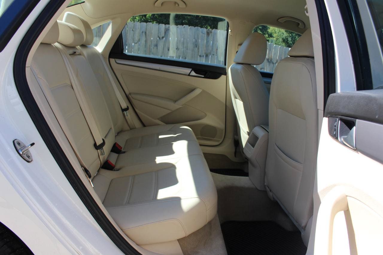 Used 2015 Volkswagen Passat 1.8T Limited Edition FWD image 34