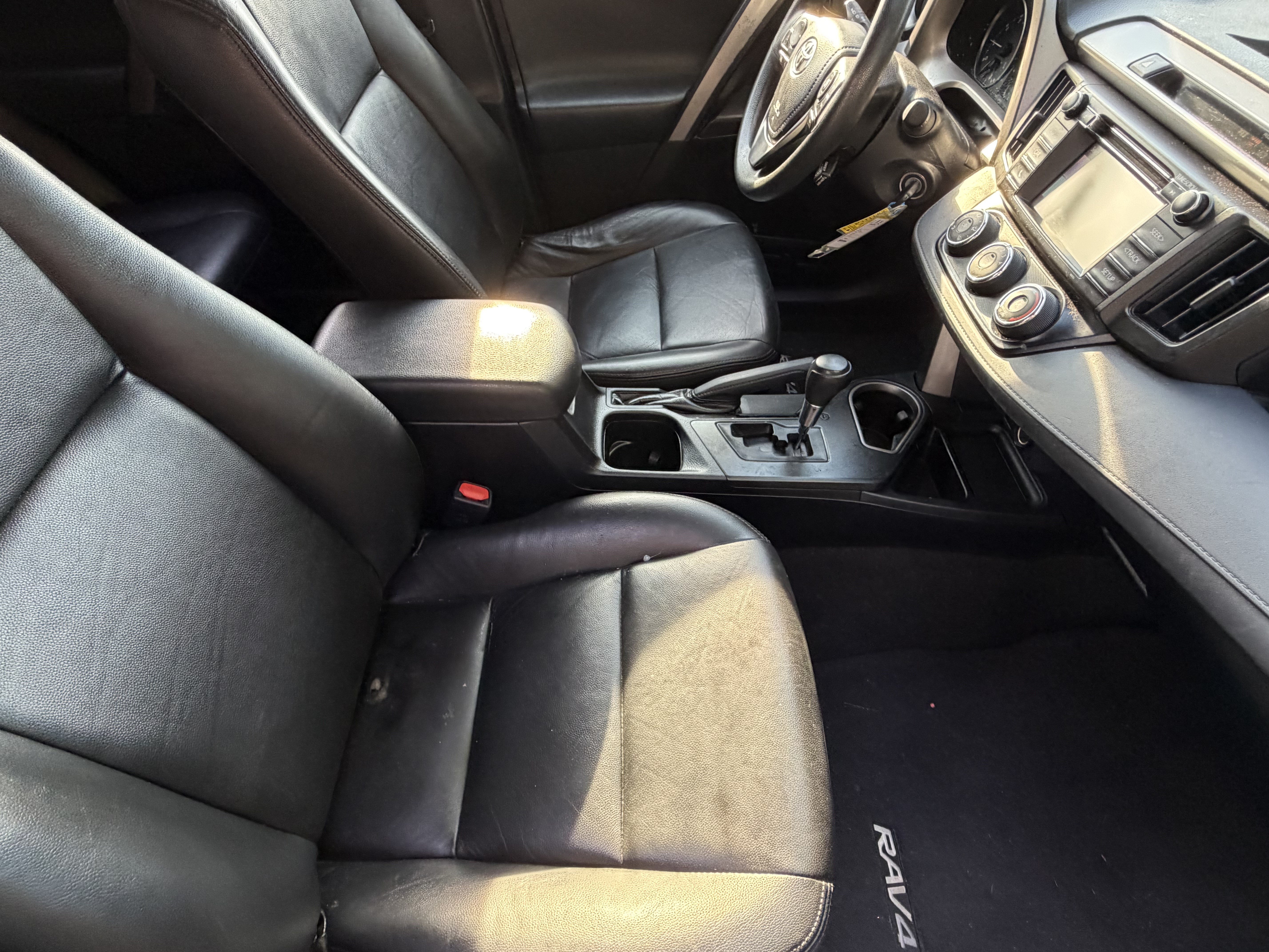 Used 2017 Toyota RAV4 LE FWD image 40