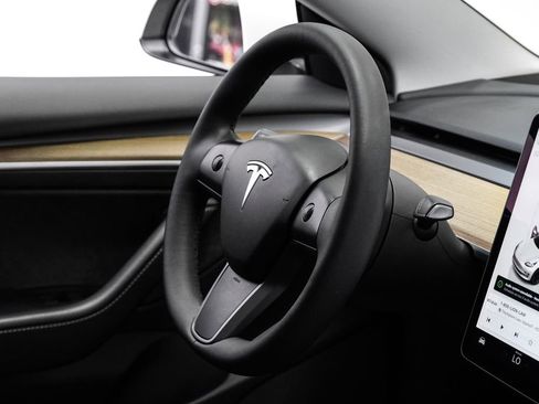 Used 2023 Tesla Model 3 Standard Range RWD image 16