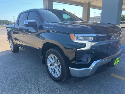 Used 2024 Chevrolet Silverado 1500 LT w/ Convenience Package II RWD image 2