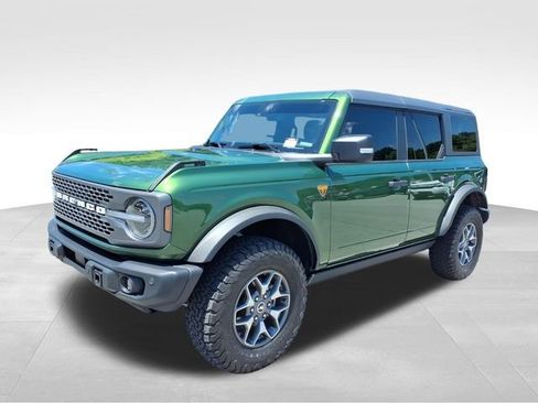 Certified 2023 Ford Bronco Badlands AWD/4WD image 2