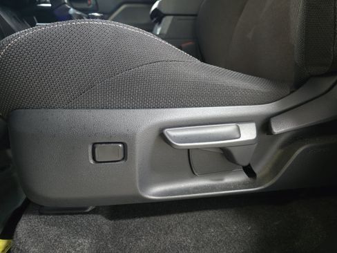 Used 2025 Toyota 4Runner SR5 AWD/4WD image 26