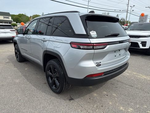 Certified 2023 Jeep Grand Cherokee Altitude AWD/4WD image 3