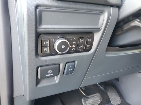 Used 2025 Ford F150 Lariat w/ Equipment Group 501A Mid image 30