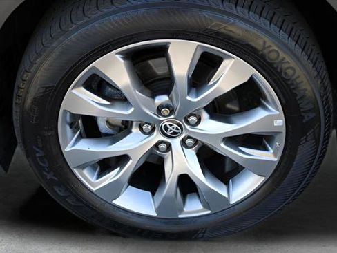 Certified 2024 Toyota Grand Highlander AWD image 2