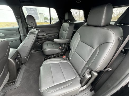 Used 2023 Chevrolet Traverse LT image 22