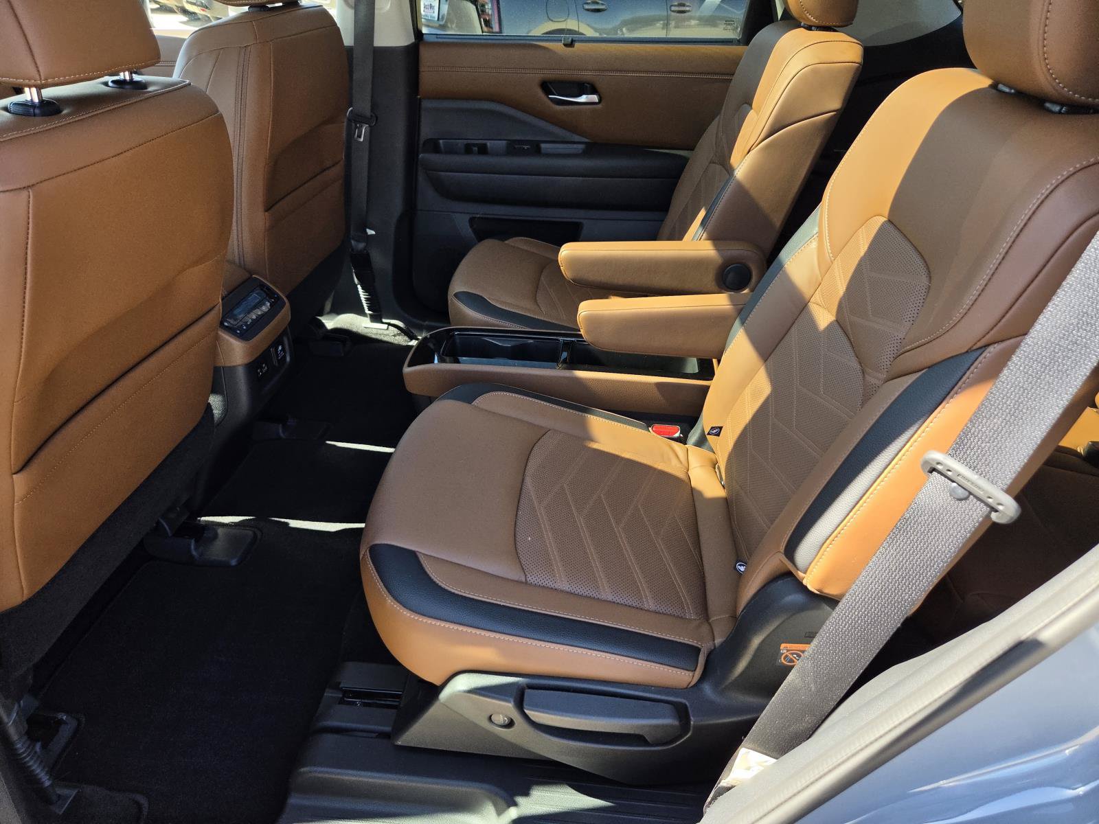 Certified 2023 Nissan Pathfinder Platinum FWD image 19
