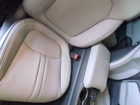 Used 2025 Honda Pilot Elite image 21