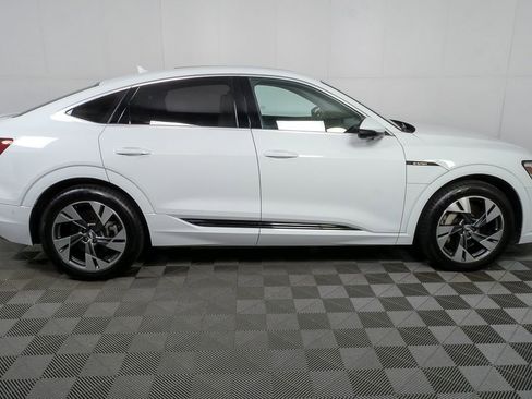 Used 2021 Audi e-tron Prestige w/ Prestige Package image 2