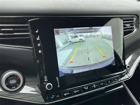 Used 2022 Jeep Wagoneer Series III w/ Flexible Seating Group image 36