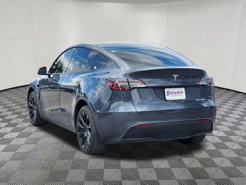 Used 2024 Tesla Model Y Long Range AWD/4WD image 3