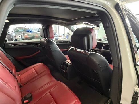 Used 2024 Porsche Macan Turbo AWD/4WD image 29