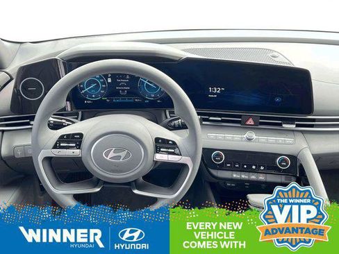 New 2025 Hyundai Elantra Blue image 17