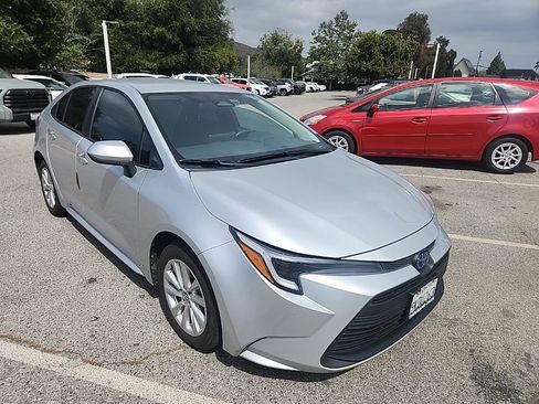Used 2024 Toyota Corolla LE w/ LE Convenience Package FWD image 7