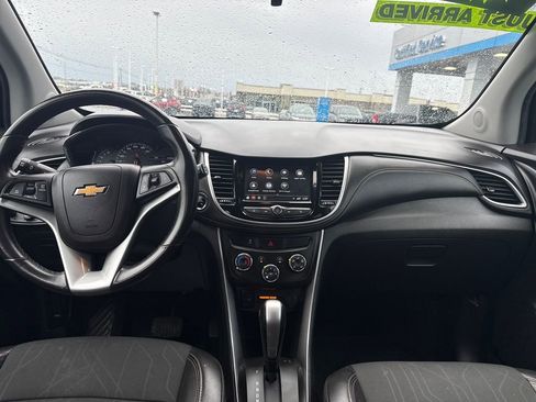 Used 2018 Chevrolet Trax LT w/ LT Convenience Package image 15