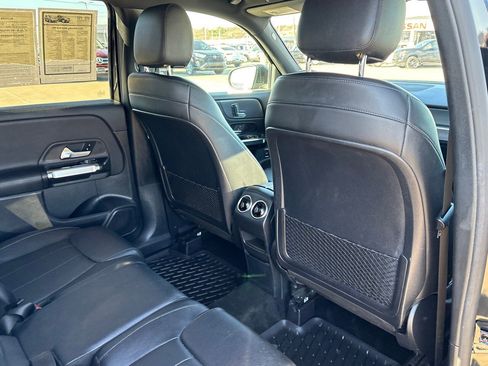 Used 2021 Mercedes-Benz GLB 250 image 37