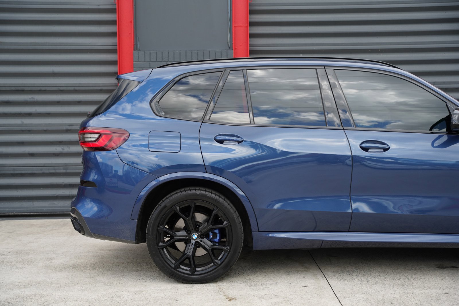 Used 2022 BMW X5 sDrive40i w/ M Sport Package RWD image 9