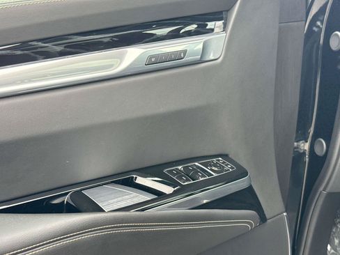 Used 2025 Cadillac Escalade ESV Sport AWD/4WD image 25