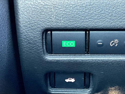 Used 2024 Nissan Sentra SV FWD image 36