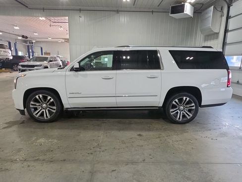 Used 2020 GMC Yukon XL Denali w/ Denali Ultimate Package AWD/4WD image 5