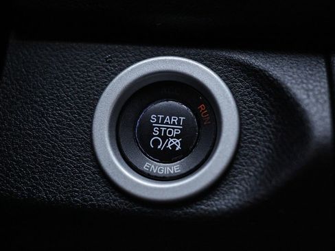 Used 2016 RAM 1500 Laramie w/ Convenience Group image 18