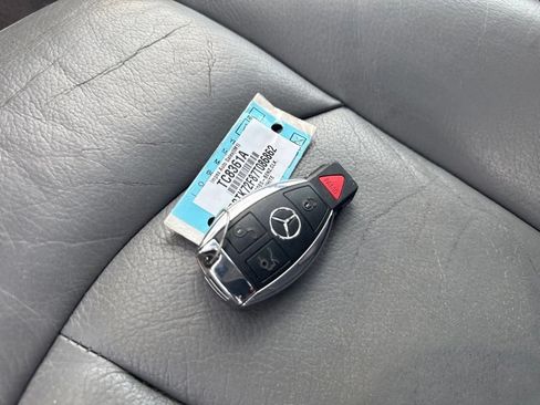 Used 2007 Mercedes-Benz CLK 550 Cabriolet image 19