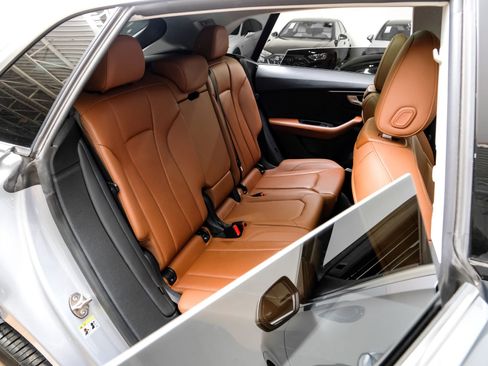 Used 2022 Audi Q8 Premium Plus w/ Premium Plus Package image 39