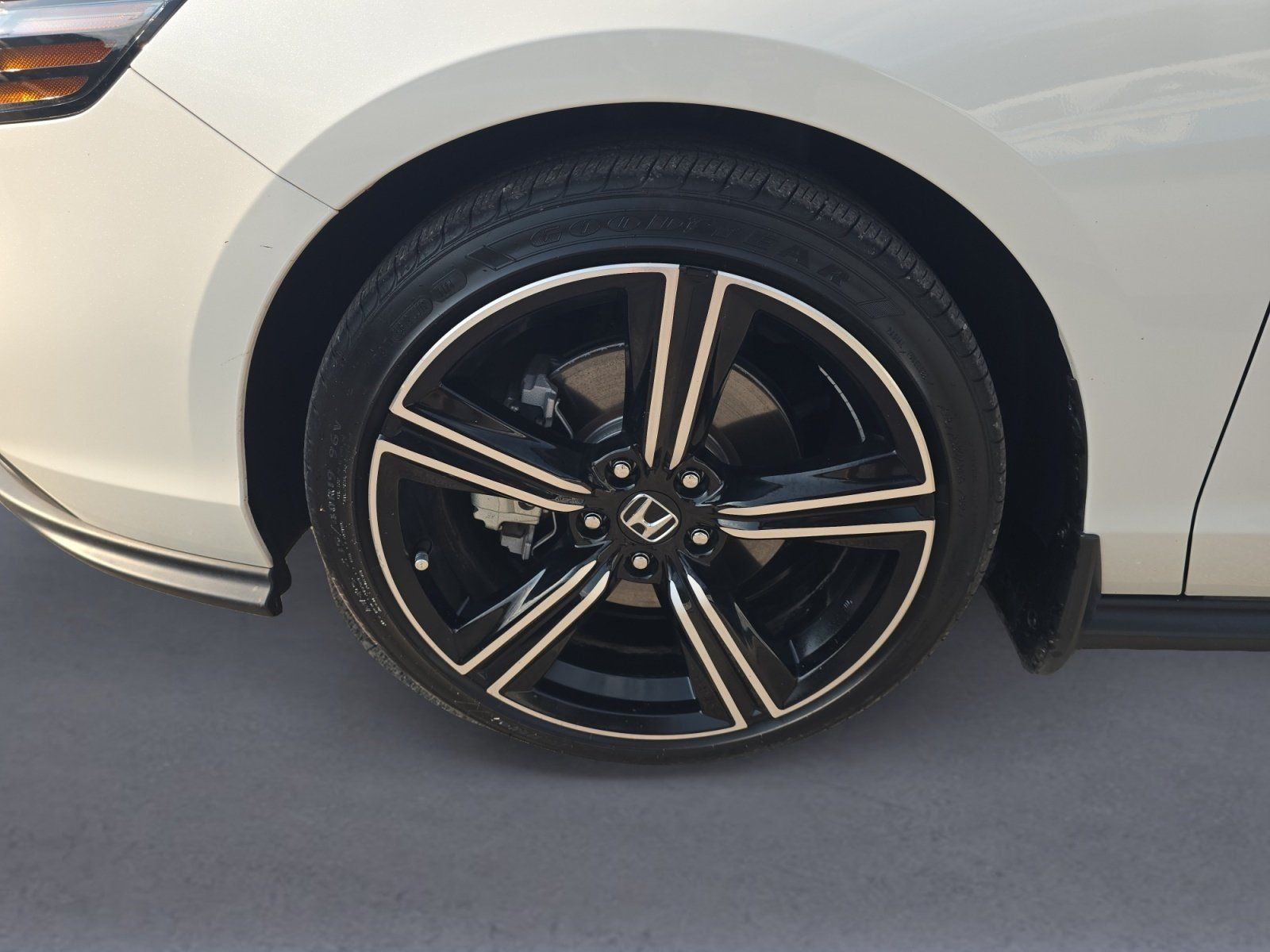 Used 2024 Honda Accord Sport image 10