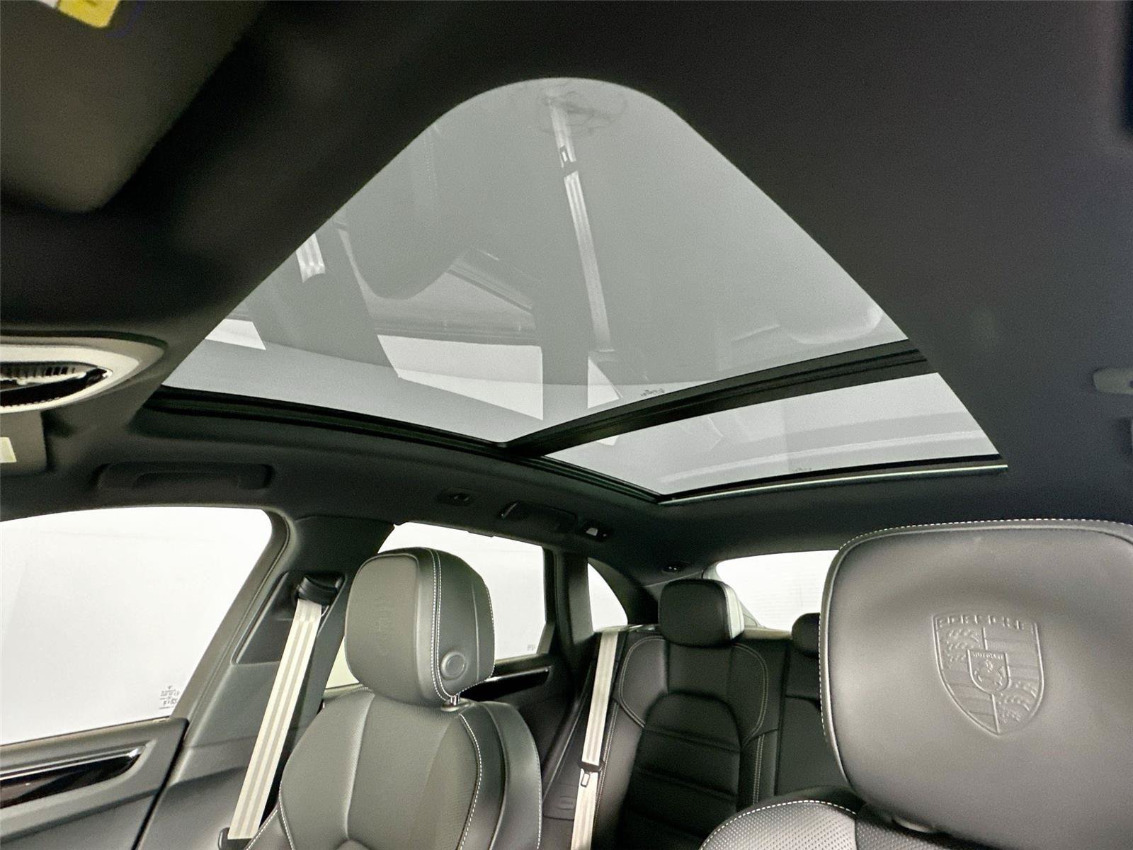 Certified 2026 Porsche Macan S AWD/4WD image 35