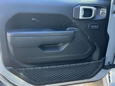 Used 2022 Jeep Gladiator Rubicon w/ Cold Weather Group image 28